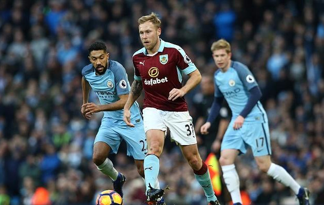 包含欧冠倒计时，西汉姆今晚完成体检，细节引发关注，球迷炸锅，阵容厚度经受考验的词条