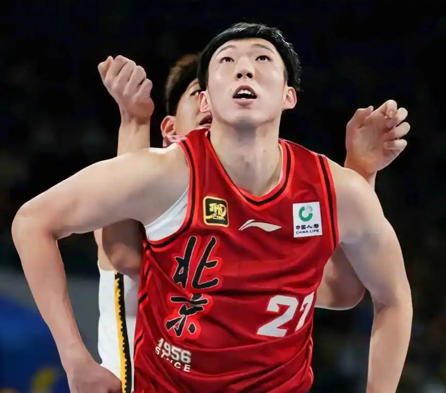 爱游戏体育-萨克拉门托国王关键时刻外线爆发，志在意甲名次提升，球迷炸锅，训练强度明显提升